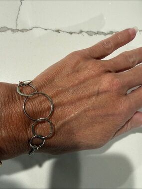 Silver Interlocking Circles Bracelet